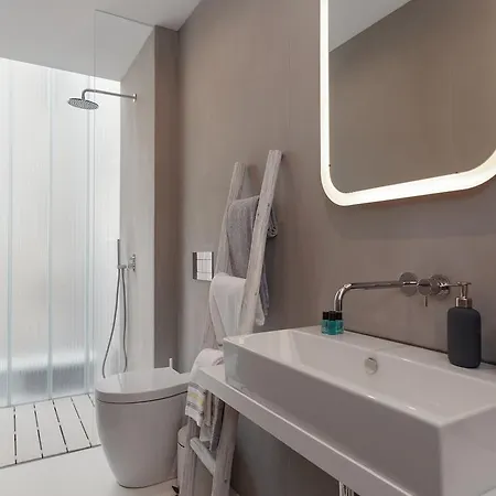 Portowhite Lofts *